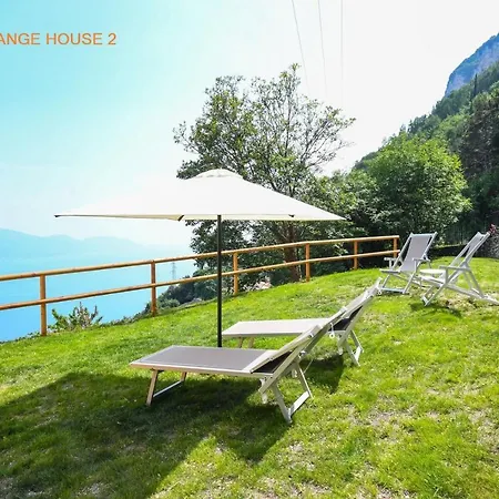 Orange House アパート