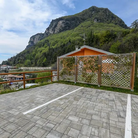 Апартаменты Orange House Тиньяле